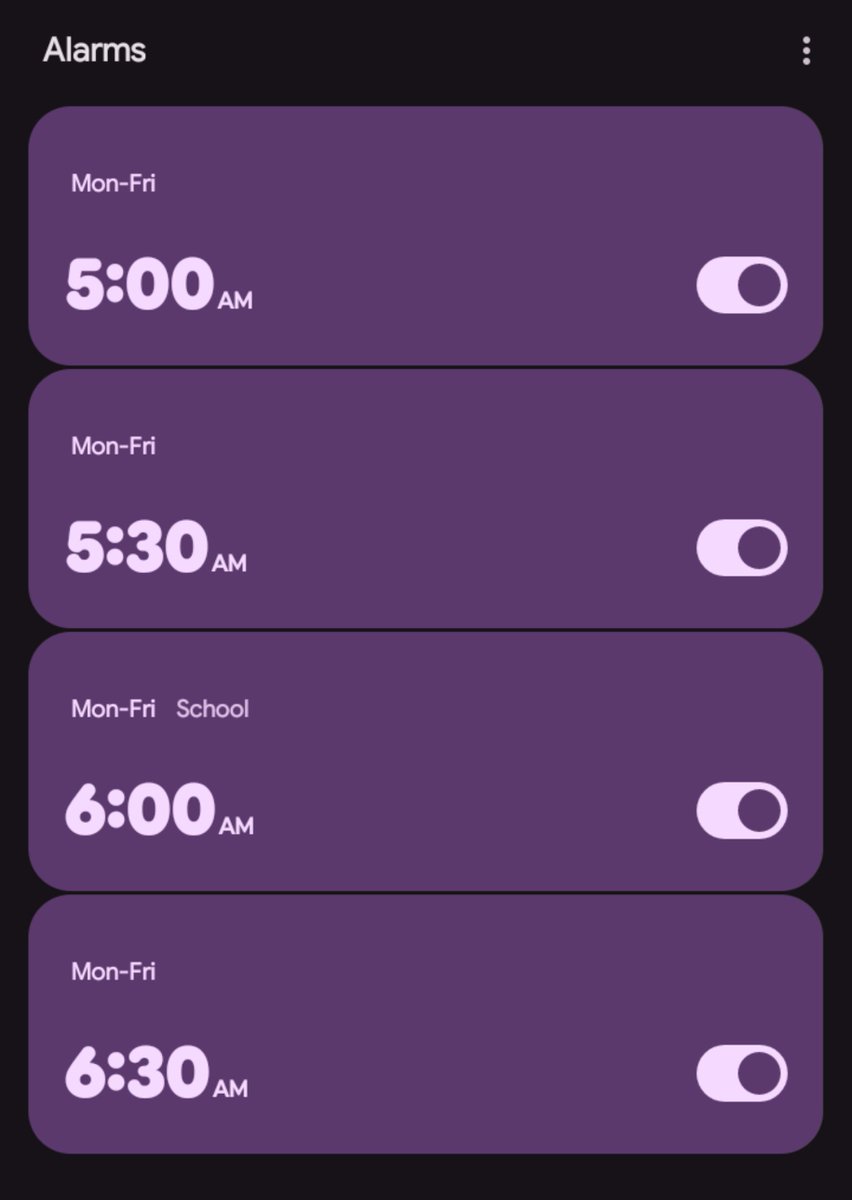 hyunintoit's tweet photo. se nota que mañana hay escuela?? https://t.co/hrOY53QwGn