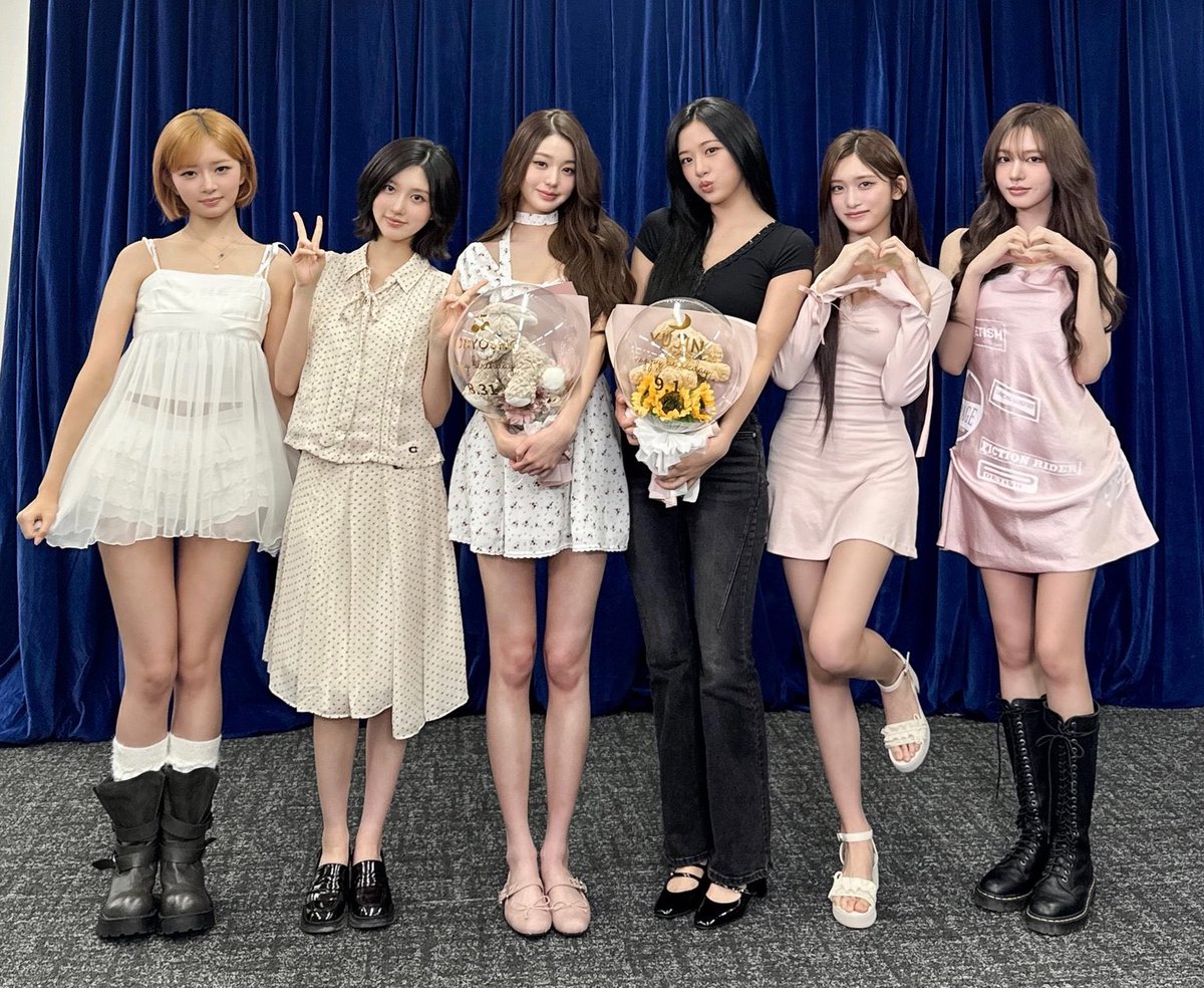 anyujinss2's tweet photo. The ayz wedding is real like other members are look like bridesmaid here🤭 https://t.co/HjRr40jBUe