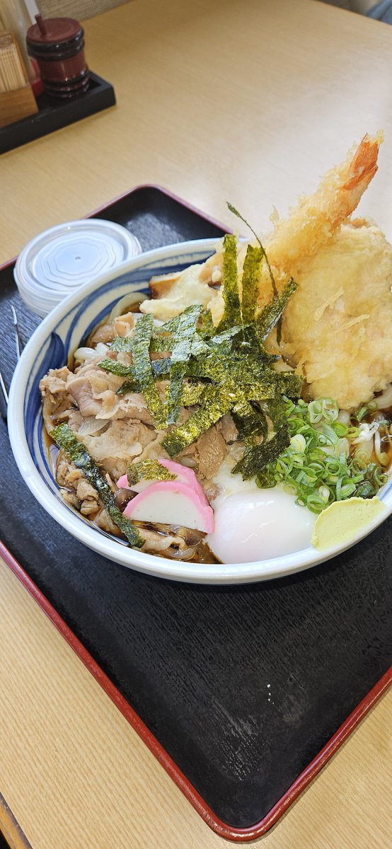 025Kan's tweet photo. ｢いわ屋｣うどん
めっちゃ安くて量多い店
近所にあったら通うな https://t.co/E9br2bne29