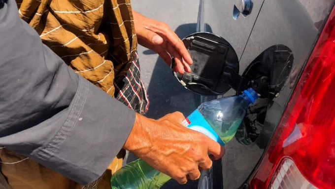 د بادغیس لوړ تیلو بیه موټروانان تنګ کړي دي
