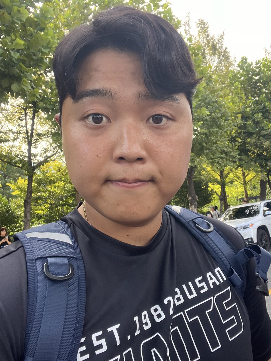 kku_ming_'s tweet photo. 사직에 달떴다 https://t.co/nzSPswhWJM
