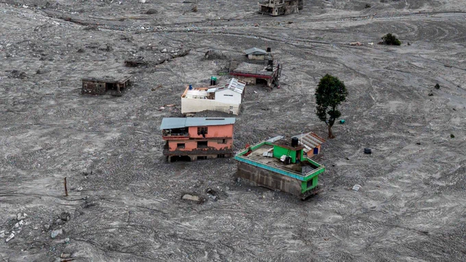 Death Toll from Nepal and China Floods Rises to 768