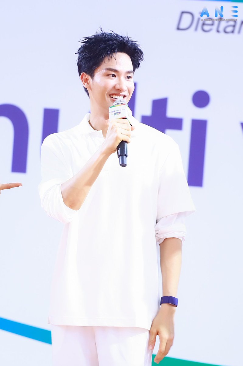 ayemyatmay57gm's tweet photo. P'Tay is living proof that age is just a number. Absolutely gorgeous 💙
Multi Vibes Club by Centrum x Tay Tawan
#CentrumxTayTawan
#CentrumMultiVibesClub
#Centrum #CentrumActive
#Tawan_V https://t.co/lhxxvsYchj