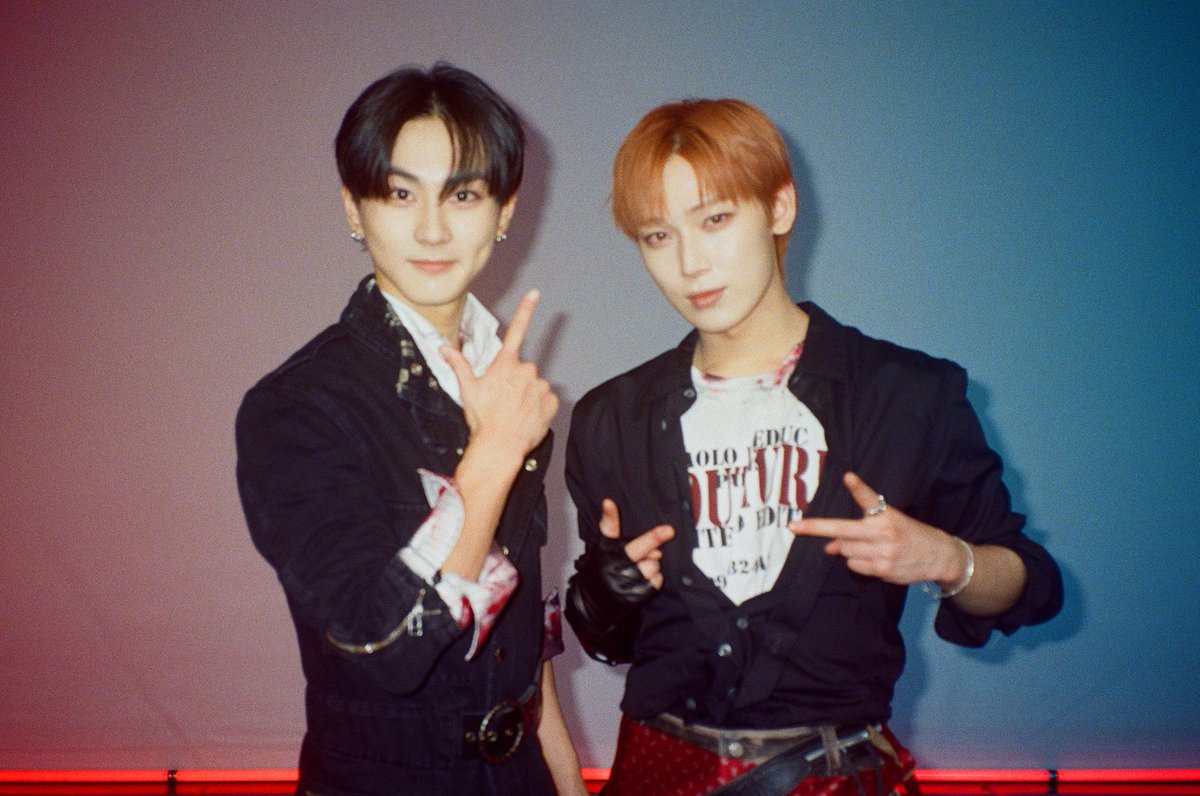 M2MPD's tweet photo. 필름카메라로 기록한 8월의 추억📸 9월에도 쭈욱 엠투와 함께해요🥇🥳❣ #8월의엠투 #M2film #릴레이댄스 #ENHYPEN #엔하이픈 @ENHYPEN https://t.co/blzEmDVgIG