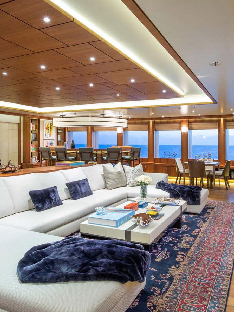 OCyachts's tweet photo. MAN OF STEEL has a rare opening over Thanksgiving📅

The 87m Oceanco motor yacht is available for charter in the Bahamas from 21 to 29 November, with a USD 200,000 rate reduction. She accommodates 12 guests across 7 staterooms, including an Owner's suite with its own Jacuzzi, alongside a wellness centre, a cinema room and a watertoy fleet built for six certified divers.

Special charter rate is from USD 1,00,000 weekly.
🔗 https://t.co/6jm89OOJDy