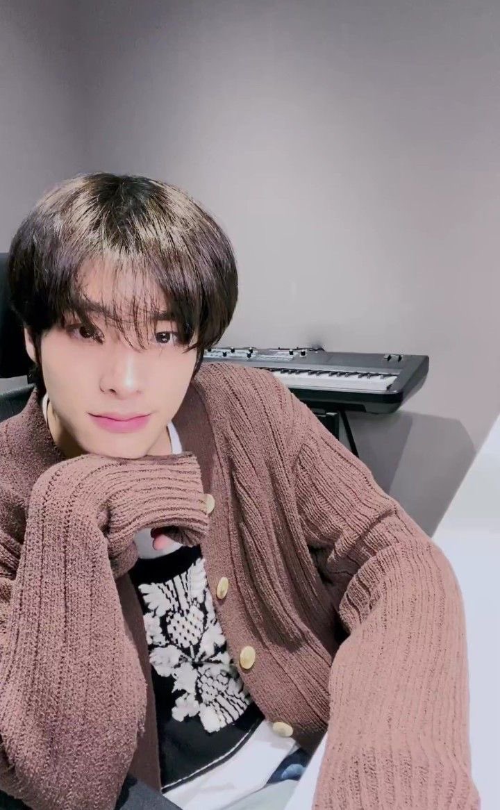 kimddun_'s tweet photo. #엔진트친소 #엔진_트친소
젴프 떤프랑 친해지실 분🐶🦊
어려용 연하트의 매력을 보여드립니다!
제가 잘할게요💕 https://t.co/MbSePgoUow