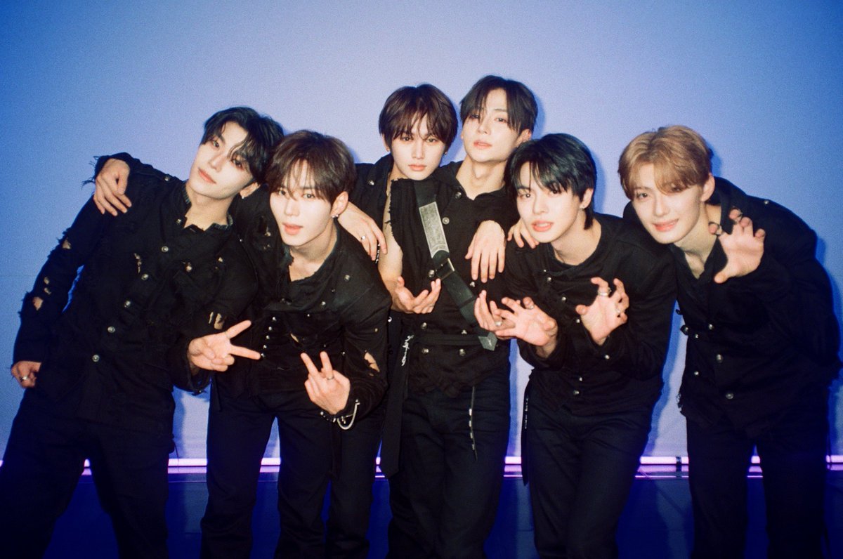 M2MPD's tweet photo. 필름카메라로 기록한 8월의 추억📸 9월에도 쭈욱 엠투와 함께해요❣ #8월의엠투 #M2film #릴레이댄스 #ALPHADRIVEONE #알파드라이브원 @ALD1_official https://t.co/CueMkhBosc