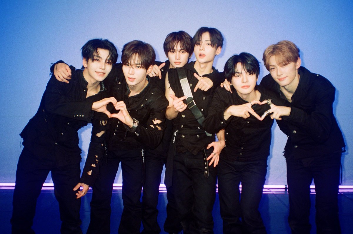 M2MPD's tweet photo. 필름카메라로 기록한 8월의 추억📸 9월에도 쭈욱 엠투와 함께해요❣ #8월의엠투 #M2film #릴레이댄스 #ALPHADRIVEONE #알파드라이브원 @ALD1_official https://t.co/CueMkhBosc