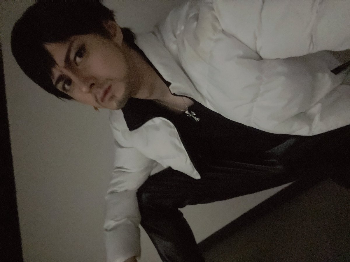 matsumuranosuke's tweet photo. 改めまして。
『#龍が如く-神室町八犬伝-』千秋楽、誠にありがとうございました。

熱く充実した時間でした。
出会いと再会と経験と応援に心からの感謝を。携わった全ての皆さんに労いを。

ブログを更新しましたよ。
https://t.co/41k7mGdmZB

#舞台龍が如く https://t.co/F5nhAMX2aN