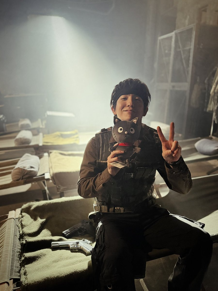 ist_yohei's tweet photo. 前田公輝くんの出演気付かれましたか？
傭兵軍団の皆さんとのお芝居の練習にも全て付き合って下さって主演ドラマも控えたのに合間を縫って参加してくれました。ギリギリで決定したのに全部中国語台詞、大変だったと思います。本当にありがとうございました👍👍👍🐈‍⬛ 
#VIVANT #VIVANTep16 @maeda_gouki https://t.co/US8CZTizgb