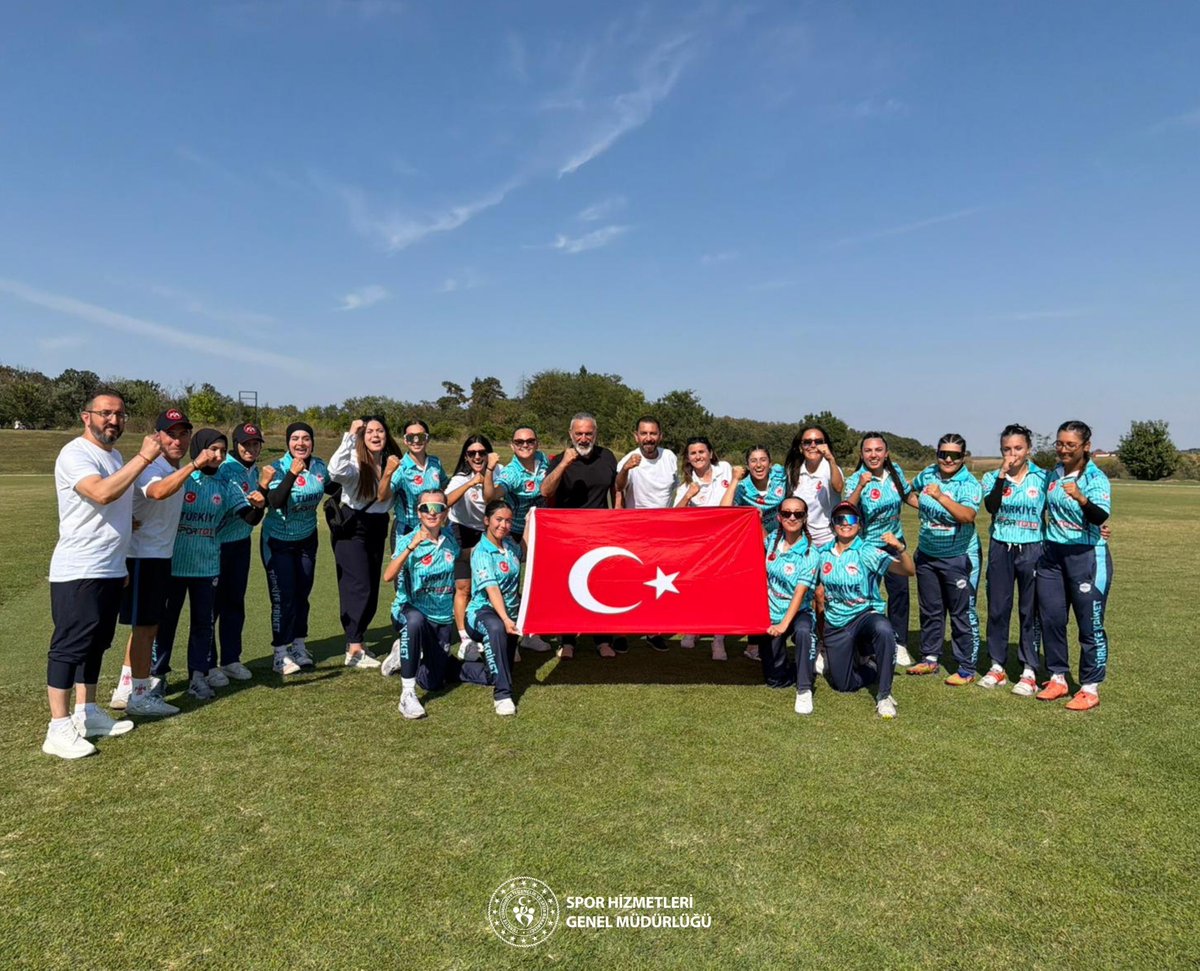 GSBsporgm's tweet photo. 🏏 Kadın Kriket Milli Takımımız Avrupa şampiyonu! 🏆🇹🇷

Romanya'nın başkenti Bükreş'te 25-30 Ağustos tarihleri arasında düzenlenen Avrupa Kadınlar Continental Kupası'nda mücadele eden Kadın Kriket Milli Takımımız, şampiyon oldu.

Harikasınız kızlar! 🇹🇷🏏👏 https://t.co/rV41MSiXIV