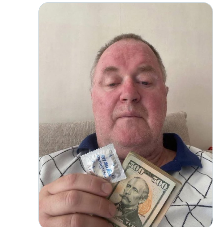 Frank6bk's tweet photo. Home alone who is available for meet https://t.co/U3WrZNk33k