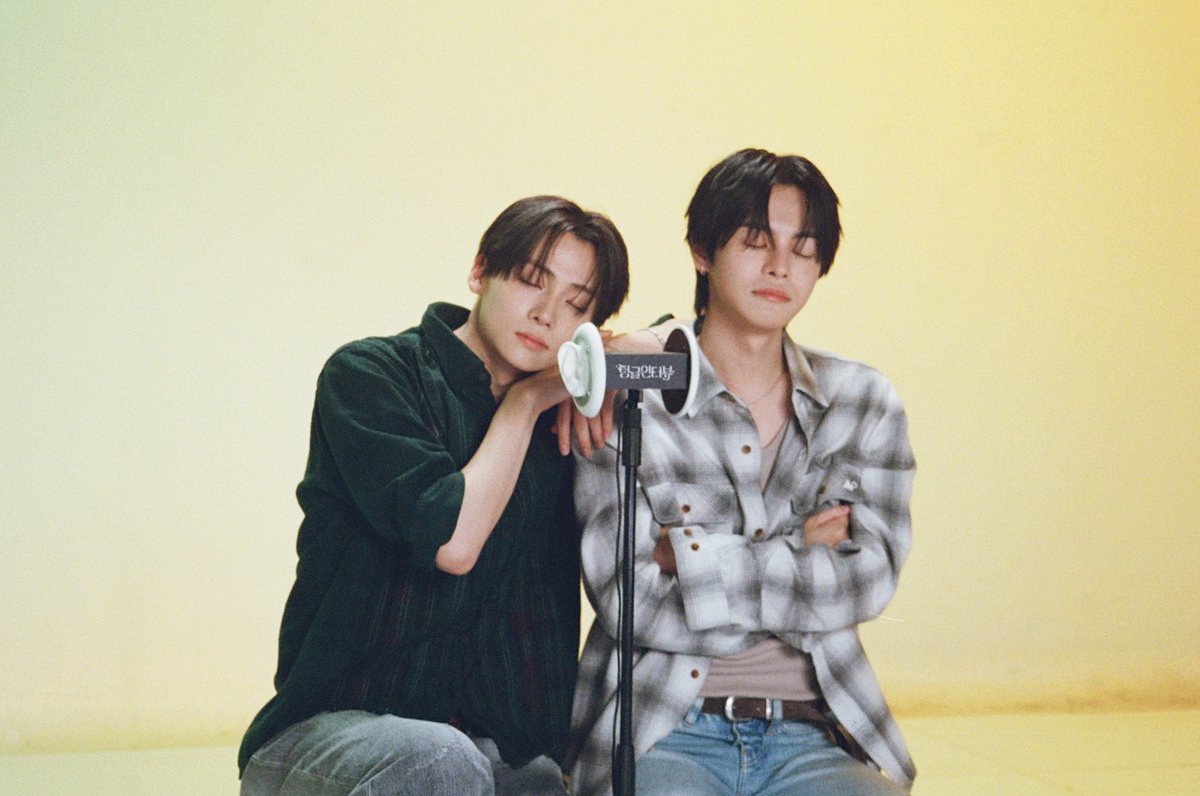 M2MPD's tweet photo. 필름카메라로 기록한 8월의 추억📸 9월에도 쭈욱 엠투와 함께해요❣ #8월의엠투 #M2film #팅글인터뷰 #ALPHADRIVEONE #알파드라이브원 @ALD1_official https://t.co/zeBelgWtl3
