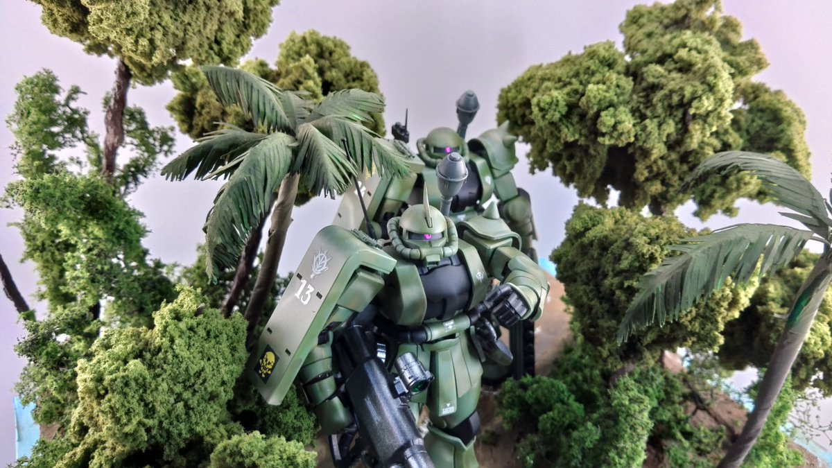 zeroseshi's tweet photo. 制作ポストしてませんでしたが、HGUC MS-06 ザクⅡ使用したディオラマ完成です🫡

モチーフはHow to Build GUNDAMの川口名人のディオラマと同２の小田さんのディオラマです https://t.co/GAX4nfH7kc