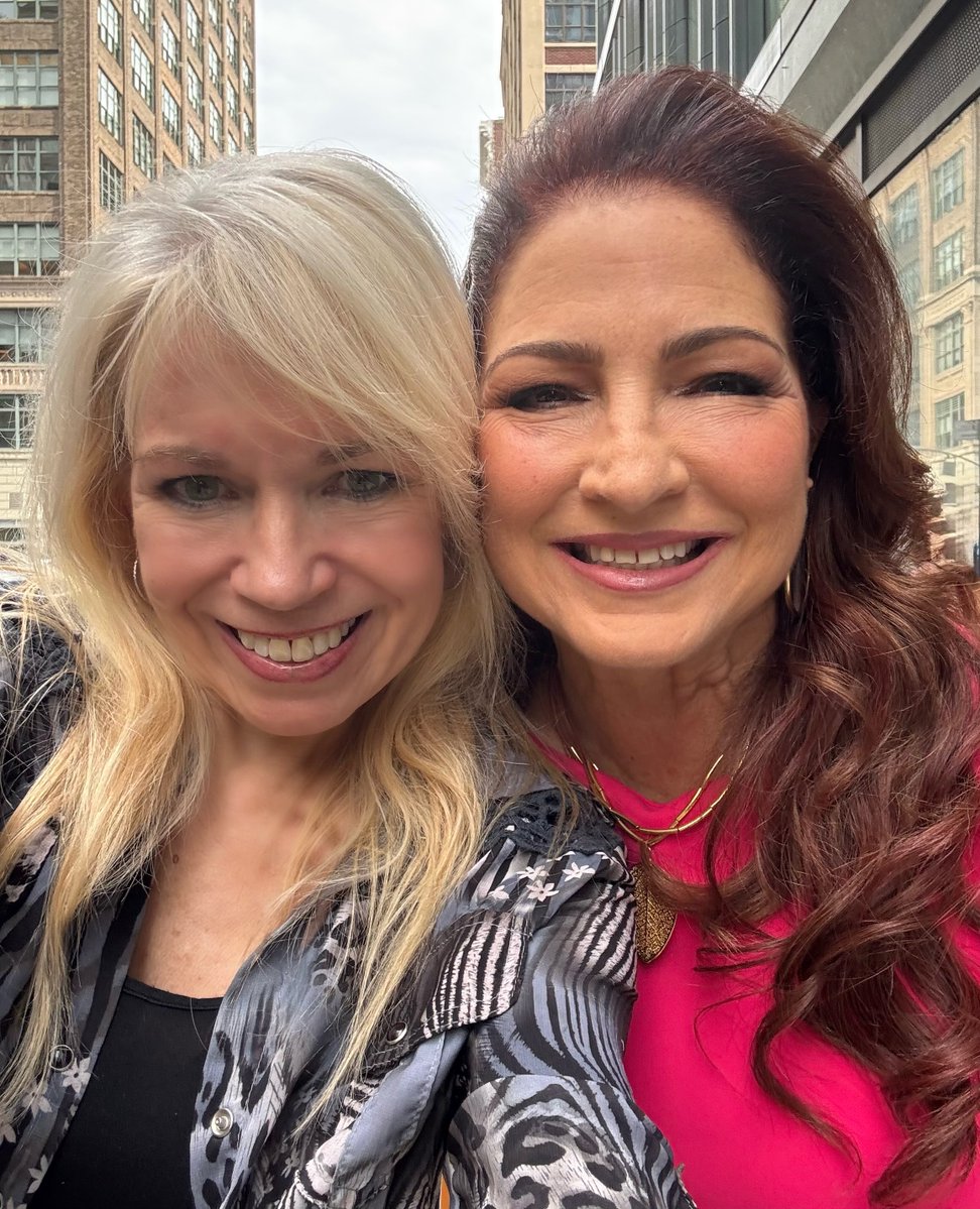 HernandezEdit12's tweet photo. @gloriaestefan in NYC. An unforgettable night of music. https://t.co/Zucfel1MXm