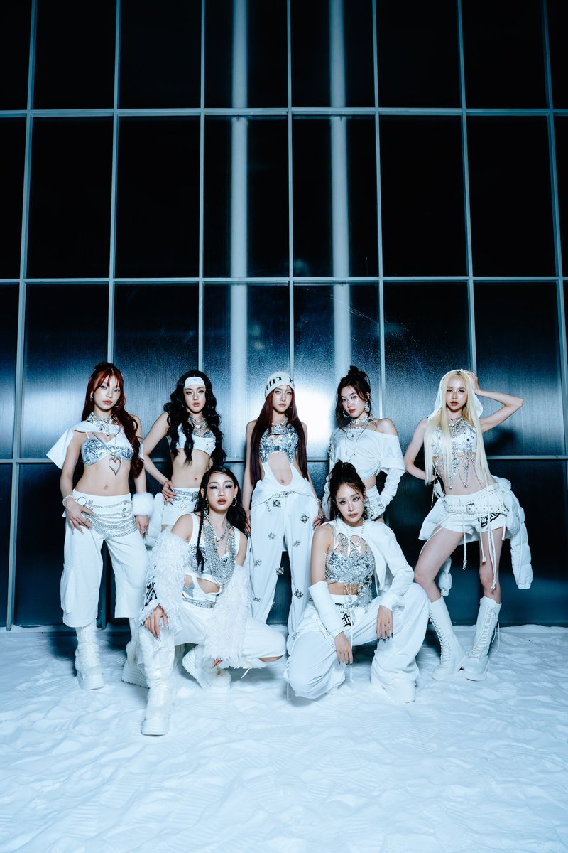 ANiceEnt's tweet photo. เตรียมปักหมุด! 3 เกิร์ลกรุ๊ปจากเอเชีย ‘HANA-BINI-4EVE’ เตรียมขึ้นโชว์ ‘ASIA POP GIRL FEST 2027’ 

#HANA #BINI #4EVE
#AsiaPopGirlFest2027 #ASIAPOPGIRLFEST2027

ที่สุดของเกิร์ลกรุ๊ปรุ่นใหม่ชั้นนำของเอเชียจาก 3 ประเทศ นำโดย HANA จากญี่ปุ่น, BINI จากฟิลิปปินส์ และ 4EVE จากประเทศไทย พร้อมใจมารวมตัวกันในงาน ‘ASIA POP GIRL FEST 2027’ LIVE SERIES ACROSS ASIA ที่จะจัดขึ้นใน 3 ประเทศ ได้แก่ ญี่ปุ่น, ไทย และฟิลิปปินส์ เตรียมปักหมุดรอกันไว้ได้เลย! โดยงานนี้จะเชื่อมโยง 3 ตลาดดนตรีที่มีความโดดเด่นและเปี่ยมด้วยพลังของเอเชีย ผ่านการเฉลิมฉลองให้กับเกิร์ลกรุ๊ปรุ่นใหม่ ที่กำลังมีบทบาทในการขับเคลื่อนวัฒนธรรมป็อปทั้งในภูมิภาคและในระดับโลก 

LIVE SERIES ในครั้งนี้จะพาศิลปินเกิร์ลกรุ๊ปทั้ง 3 วงขึ้นแสดงโชว์บนเวทีใน ชิบะ กรุงเทพฯ และมะนิลา เปิดโอกาสให้แฟนๆ ได้สัมผัสเอกลักษณ์ด้านเสียงดนตรี และสไตล์การแสดงของแต่ละวง พร้อมร่วมเฉลิมฉลองอิทธิพลที่เติบโตอย่างรวดเร็วของดนตรีป๊อปเอเชียบนเวทีระดับโลก นอกจากการแสดงเดี่ยวของแต่ละวงแล้ว ภายในงานยังมีเซอร์ไพรส์ Special Stage ที่สร้างสรรค์ขึ้นเป็นพิเศษสำหรับทั้ง 3 วงอีกด้วย

การแสดง ‘ASIA POP GIRL FEST 2027’ จะเปิดฉากขึ้นที่ประเทศญี่ปุ่นเป็นที่แรก ด้วยการแสดงโชว์ 2 รอบ ณ LaLa arena TOKYO-BAY จังหวัดชิบะ ในวันที่ 22 และ 23 มกราคม 2027 ก่อนที่จะเดินทางต่อมายัง BITEC LIVE กรุงเทพฯ ในวันที่ 13 กุมภาพันธ์ 2027 และโชว์ปิดท้ายที่ SM Mall of Asia Arena กรุงมะนิลา ในวันที่ 19 กุมภาพันธ์ 2027 สำหรับแฟนๆ ของ HANA, BINI และ 4EVE สามาถติดตามรายละเอียดเพิ่มเติมเกี่ยวกับการแสดงโชว์ และกำหนดการจำหน่ายบัตร ที่จะประกาศให้ทราบอย่างเป็นทางการได้เร็วๆ นี้ เตรียมล๊อควันและวอร์มนิ้วกันให้พร้อม แล้วพบกัน… 

🔗https://t.co/ZFDj5a7FCW