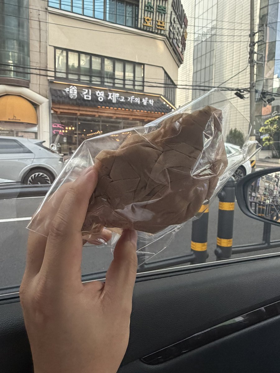 feel0033's tweet photo. @lovelyhansrom 김사합니다 https://t.co/J33ch6jqUh