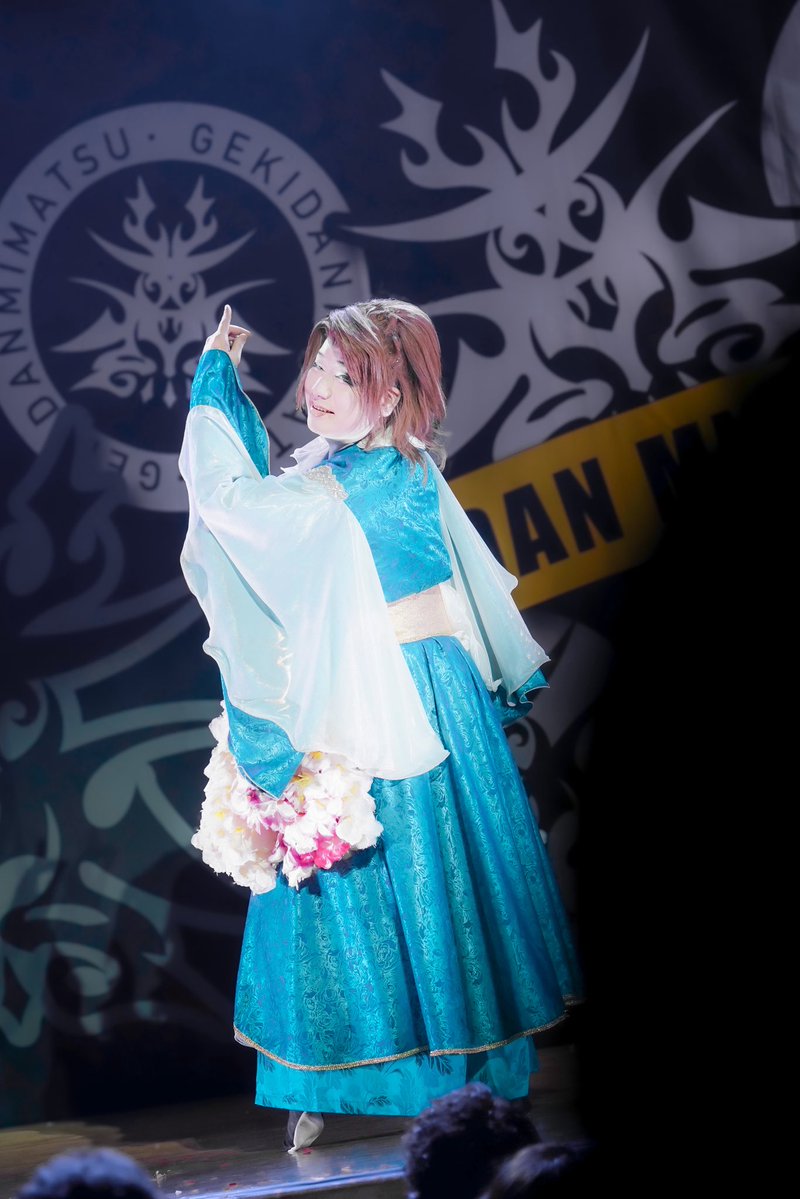 aya_kurumi0714's tweet photo. 今までのオタク人生、同じショーを何度も観るのが普通だったので、毎公演違う⁉️バケモンか⁉️(褒め褒め)と今年イチの驚き！大量の演目をレパートリーとして抱えていて、それを日替わりで出してくるって、改めて考えるととんでもない。知らなかった世界に出会えるって、人生のご褒美だなぁ🥹🫶
#劇団美松 https://t.co/C0BW8aLCjZ