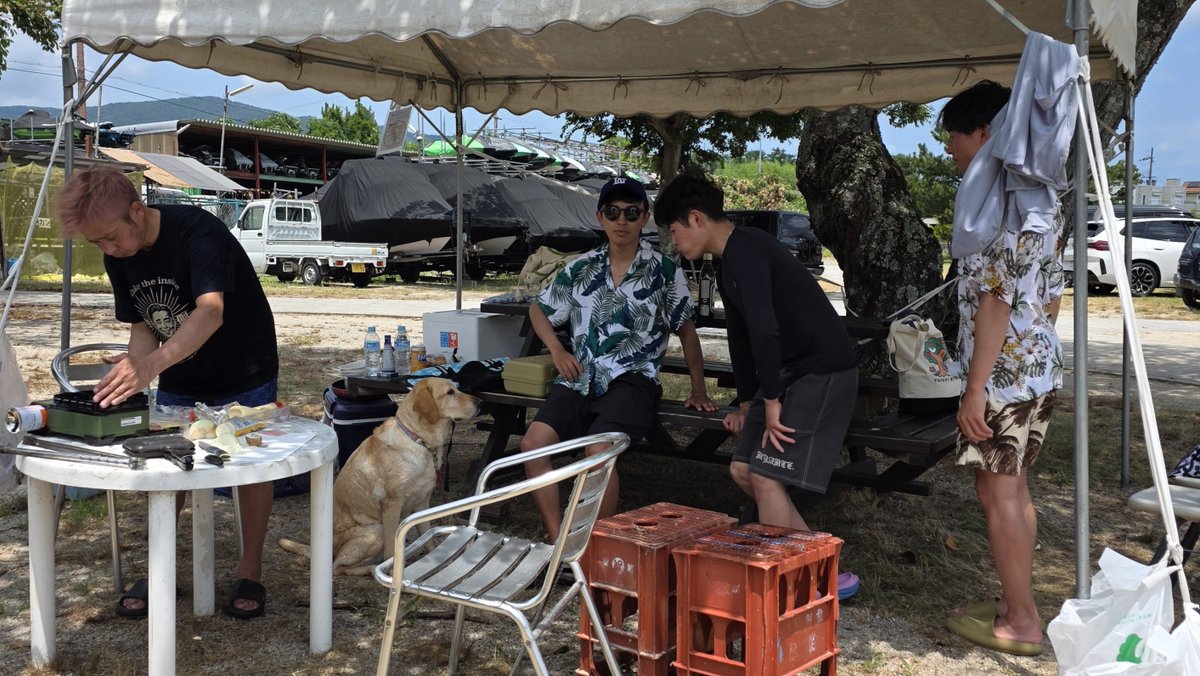 GreenChannel234's tweet photo. 今夜23:00～トレセンX同好会！
今回は岩田康誠騎手が岩田望来騎手、西塚洸二騎手、田口貫太騎手とともに琵琶湖でBBQを楽しみます🍖
どうぞお楽しみに🐾 https://t.co/4IEOxM8GVe