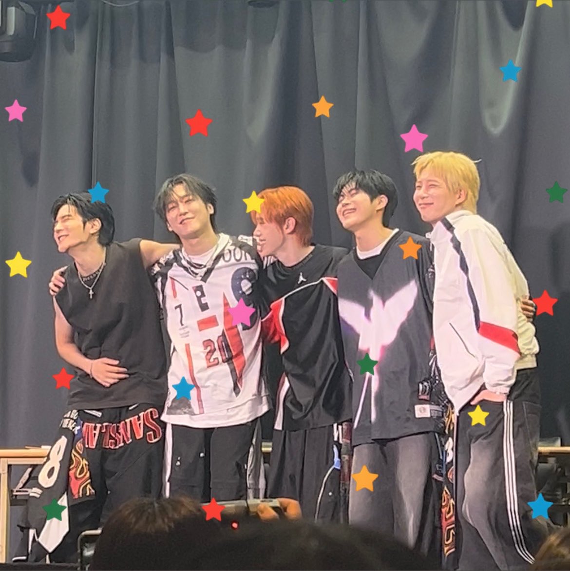 lu_ke_s2's tweet photo. ㅅㄹㅎ♥️♥️ https://t.co/uxksfGVgAi