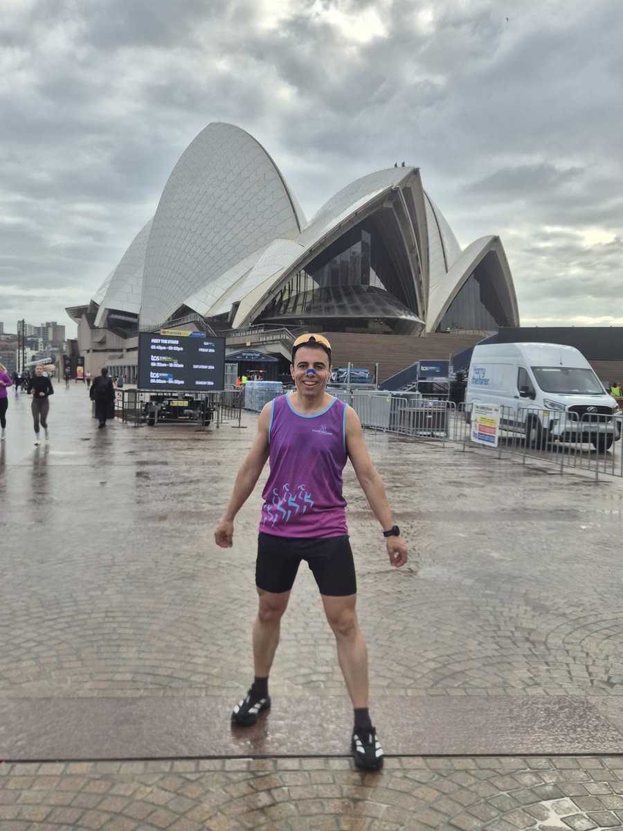 AtletasPopVall's tweet photo. Hemos tenido al compañero José Antonio en Australia; ya ya que estaba allí, se corrió el Maratón de Sydney. #APViajeros https://t.co/swBbY74TVa
