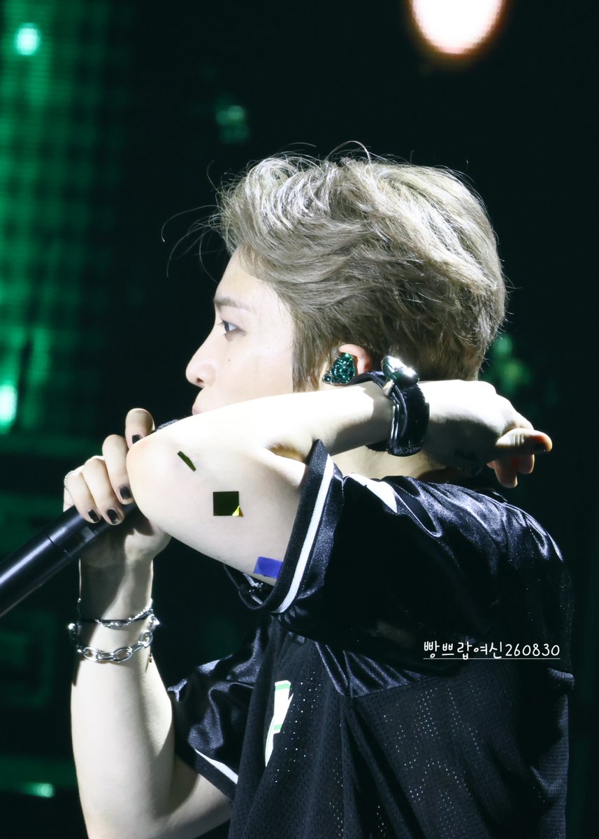 bbangbbrap's tweet photo. 색종이도 김재중을 너무 좋아하나봐ㅋㅋㅋㅋ몇개가 붙어있는거니ㅋㅋㅋ

#kimjaejoong #김재중 #ジェジュン #金在中 #kpop #thewave https://t.co/2Rh9LEDNNf