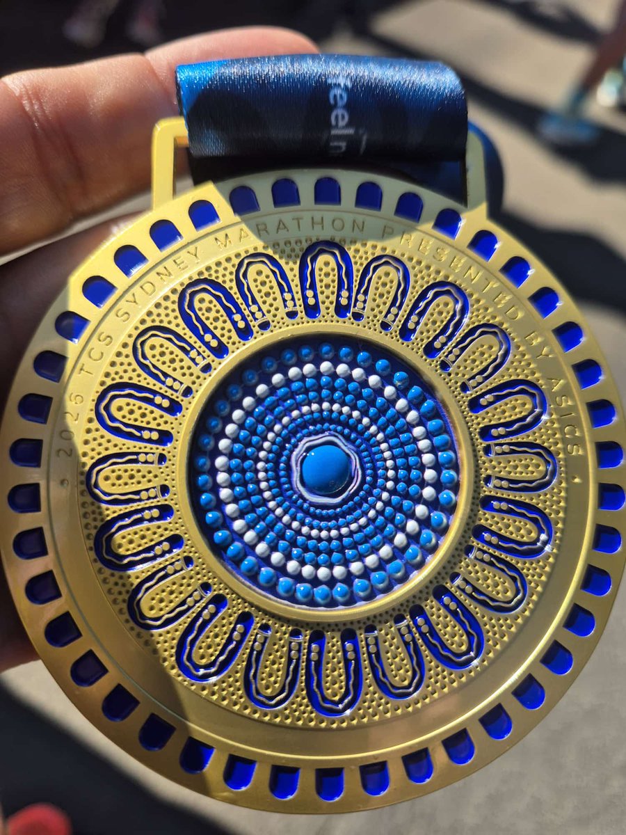 AtletasPopVall's tweet photo. Hemos tenido al compañero José Antonio en Australia; ya ya que estaba allí, se corrió el Maratón de Sydney. #APViajeros https://t.co/swBbY74TVa