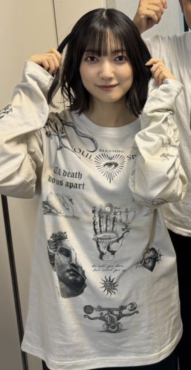 keishizaka's tweet photo. i support my gf and her new gf who she shares clothes with haha https://t.co/X1EUbKJMw2