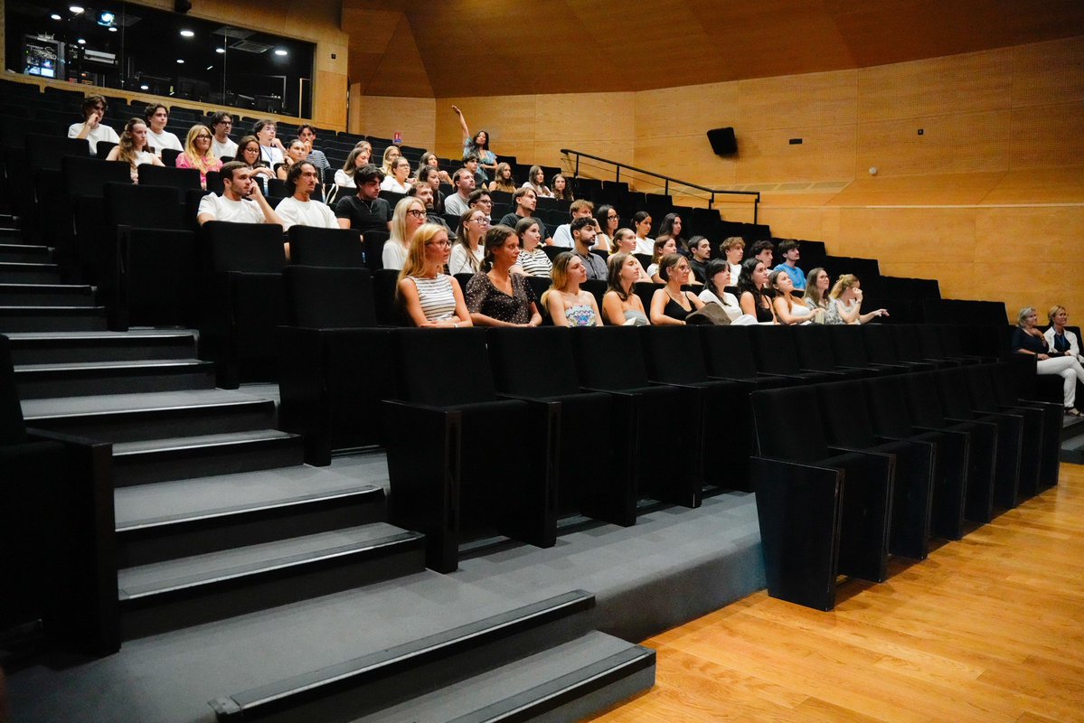 eciotti's tweet photo. À Nice, nous avons besoin de professionnels de santé bien formés.

Nous avons la chance de pouvoir compter sur l’Institut de médecine bucco-dentaire pour offrir une formation de qualité aux professionnels de demain.

Je suis profondément attaché à un système de santé exigeant et de qualité. Cela commence par l’excellence de la formation.