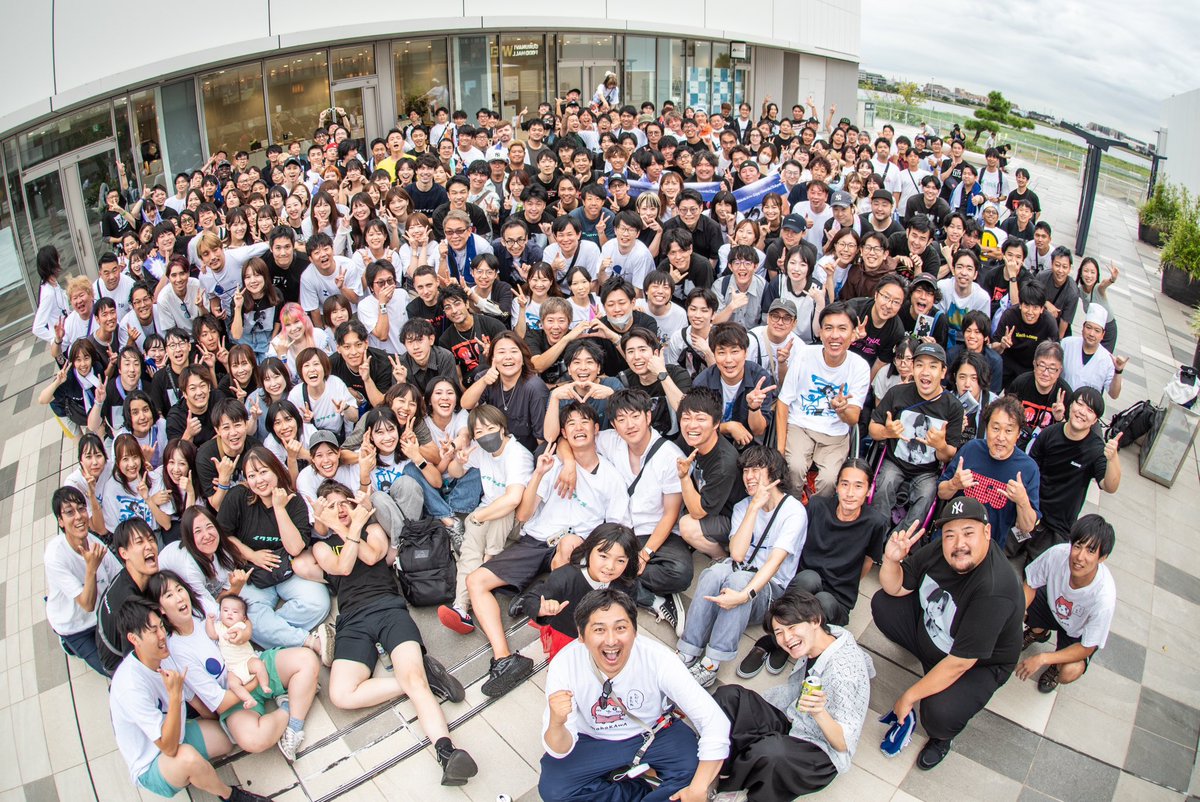 ExWHYZ_MASTER_'s tweet photo. 集合写真にご参加いただきありがとうございました！
マスター最高！！！！！！

#thxWHYZ
#ExWHYZ光 https://t.co/FzAljHQ4N4