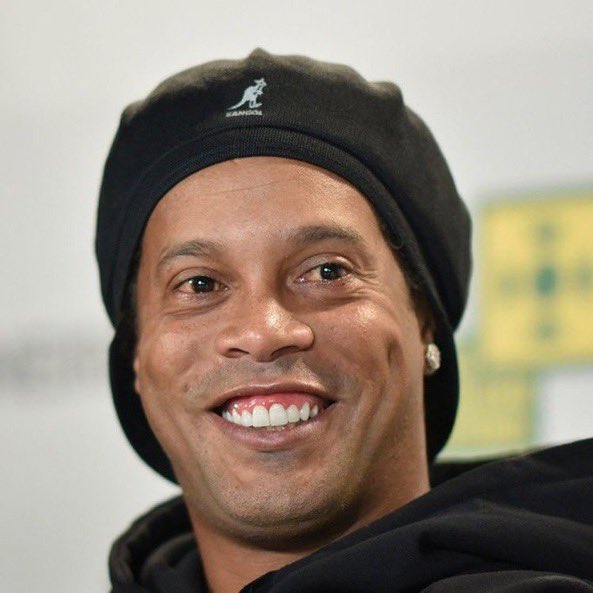Futballtimelyn's tweet photo. 🚨🎙️ RONALDINHO: My kids don’t recall any of the goals I scored in my career. The only thing they seem to remember is that their dad had the special honor of assisting Messi’s first-ever goal. 

Honestly I’m proud of it too. https://t.co/uzIZo2w6oU