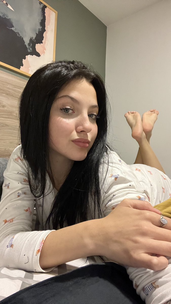 milliegray134's tweet photo. Can I be mommy https://t.co/ZgFStv5cZE