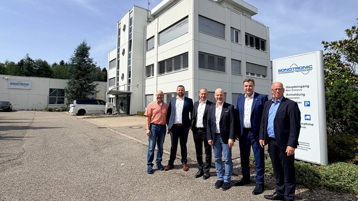 Sonotronic's tweet photo. #IHKKarlsruhe at SONOTRONIC 🤝
Valuable conversations on industry, skilled workers, training, innovation, digitalization and the future of our region.
Thank you for the visit and the open dialogue! #teamsonotronic looks forward to continuing the exchange. #Networking https://t.co/eEY3vsoJ4S