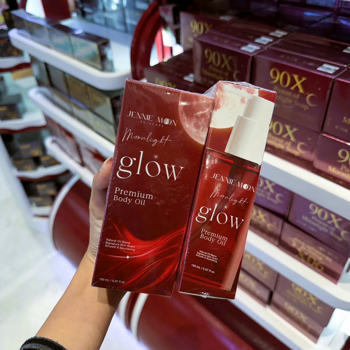 MeteAdana's tweet photo. Glow like moonlight with JENNIE MOON Moonlight Glow Premium Body Oil. Natural plant oils and Vitamin E deeply hydrate, soften, and illuminate skin with a delicate signature scent. Perfect for body and hair ends. https://t.co/LwXvLSQkfz