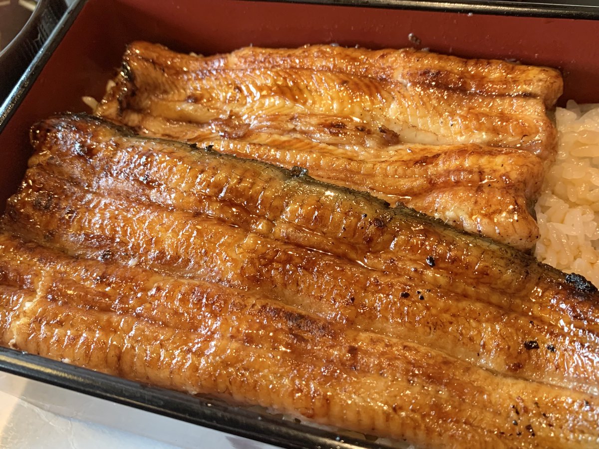 kikomotu's tweet photo. 上司の奢りで鰻重を食べに来ました

並→3000円
上→3500円
特上→4500円

上司が『上』を頼んだ時、何を頼むのが正解？ https://t.co/VMpsXcfj97