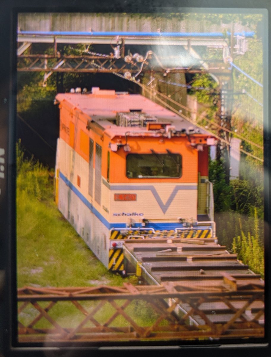 ciel9600's tweet photo. くろがね線E1401が約1年の眠りから復活。
機器が交換されているようなのでドイツから取り寄せるのに時間がかかったのだろうか。 https://t.co/TIle5Wlrgg