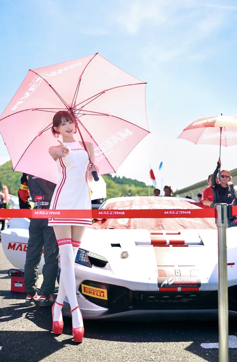sasakiminori_X's tweet photo. #JAPANCUP 岡山 2日間ありがとうございました🏁
⁡
RACE2
555号車 MAEZAWA RACING 2位チェッカー、見事 表彰台!!🥈✨
⁡
次戦の鈴鹿は日本最終戦!!
引き続き #MAEZAWARACING への熱い応援よろしくお願いいたします!!❤️‍🔥

コスチューム、実は大胆なバックオープン🫣🤍❤️
ニーハイ＆パンプスも可愛い♡ https://t.co/JG28AqRHDd