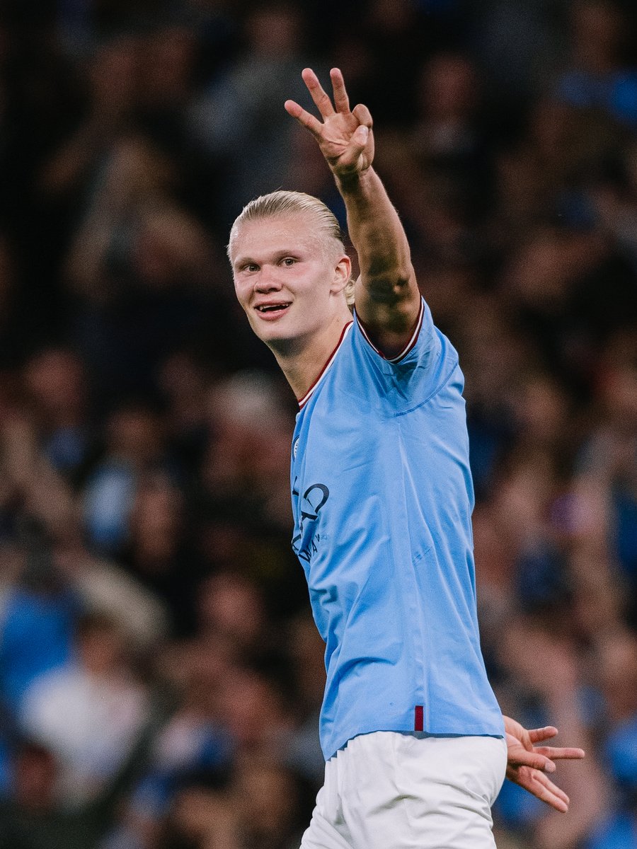 ManCity's tweet photo. 31.08.22 - Second City hat-trick 🎩
31.08.23 - UEFA Men's Player of the Year 🥇
31.08.24 - Eleventh City hat-trick ⚽️

Simply, @Erling ✨ https://t.co/j72n9ZmxZY