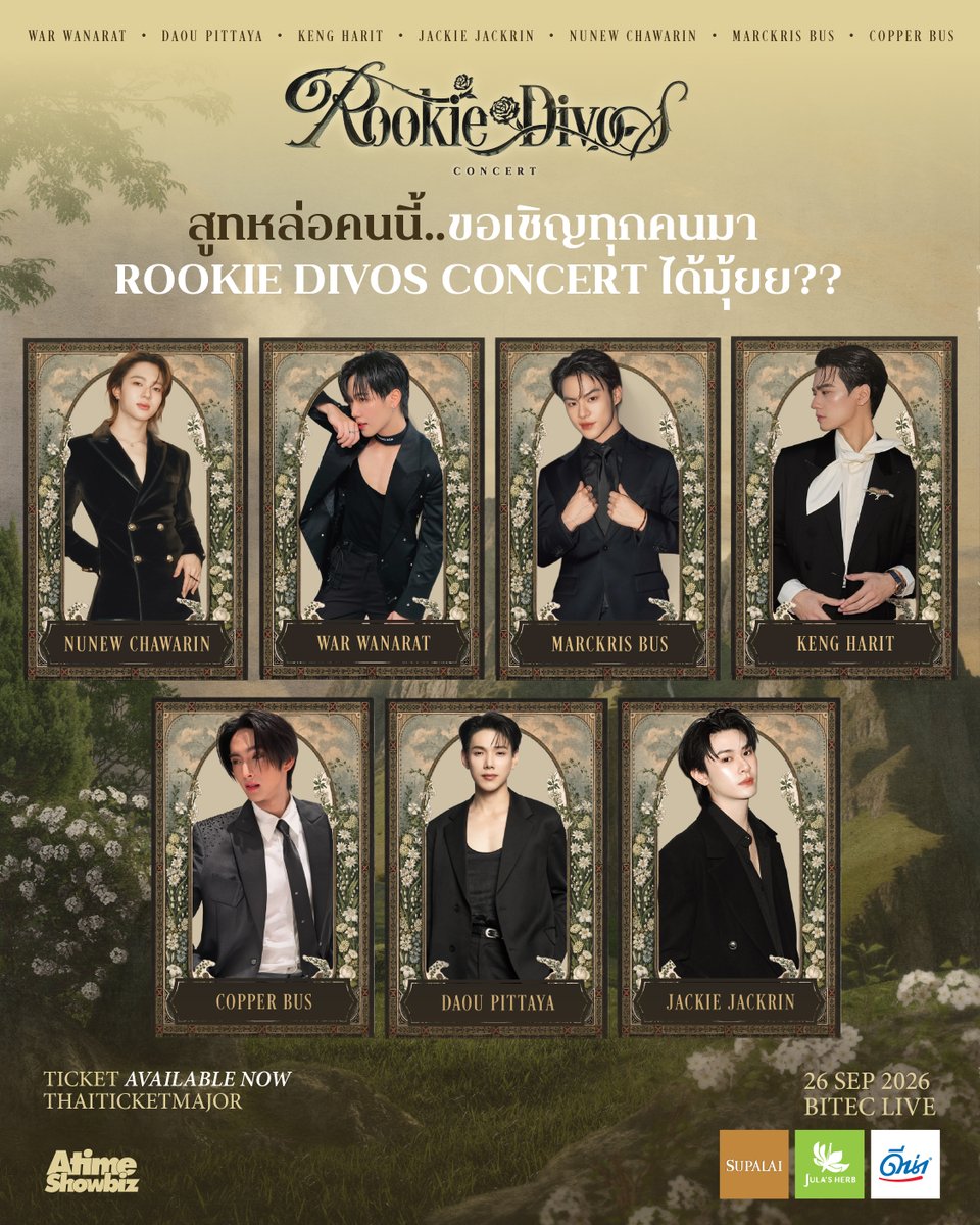 atimeshowbiz's tweet photo. 📢เตรียมตัวให้ดี แล้วมาเจอสูทหล่อทั้ง 7 ใน #ROOKIEDIVOSCONCERT พร้อมอะไรใหม่ๆ ที่คาดไม่ถึงแน่นอน!!  ใครยังไม่มีบัตร รีบเล้ยย!! 👇👇

ROOKIE DIVOS CONCERT
📅วันเสาร์ 26 กันยายน 2026
ที่ BITEC LIVE

📍ขายบัตรแล้ววันนี้ ทาง Thaiticketmajor
Link ขายบัตร : https://t.co/eX1P9xRQBp

#ROOKIEDIVOSCONCERT
#warwanarat #DAOU #KengHarit #JackieJackrin #NuNew #MARCKRIS #COPPERdechawat
#ATIMESHOWBIZ
#SUPALAI
#ดีน่า
#จุฬาเฮิร์บ