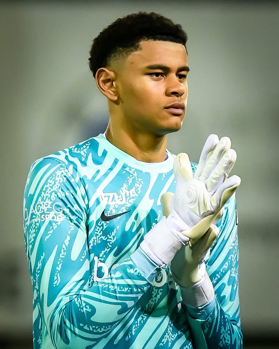 JoueursBE's tweet photo. 🚨🚨 𝗟𝗨𝗖𝗖𝗔 𝗕𝗥𝗨𝗚𝗛𝗠𝗔𝗡𝗦 𝗗𝗘𝗩𝗥𝗔𝗜𝗧 𝗦’𝗘𝗡𝗚𝗔𝗚𝗘𝗥 𝗔̀ 𝗟𝗜𝗩𝗘𝗥𝗣𝗢𝗢𝗟 𝗣𝗢𝗨𝗥 𝟯𝟱 𝗠𝗜𝗟𝗟𝗜𝗢𝗡𝗦 𝗗’𝗘𝗨𝗥𝗢𝗦 ! 💶

Le gardien belge serait actuellement en train de passer des tests médicaux.

Si Giorgi Mamardashvili reste à Liverpool, notre pépite restera prêtée à Genk, sinon, il deviendra le numéro 2 des Reds. 🧤

(@sachatavolieri 🥇& @BobFaesen 🥇)