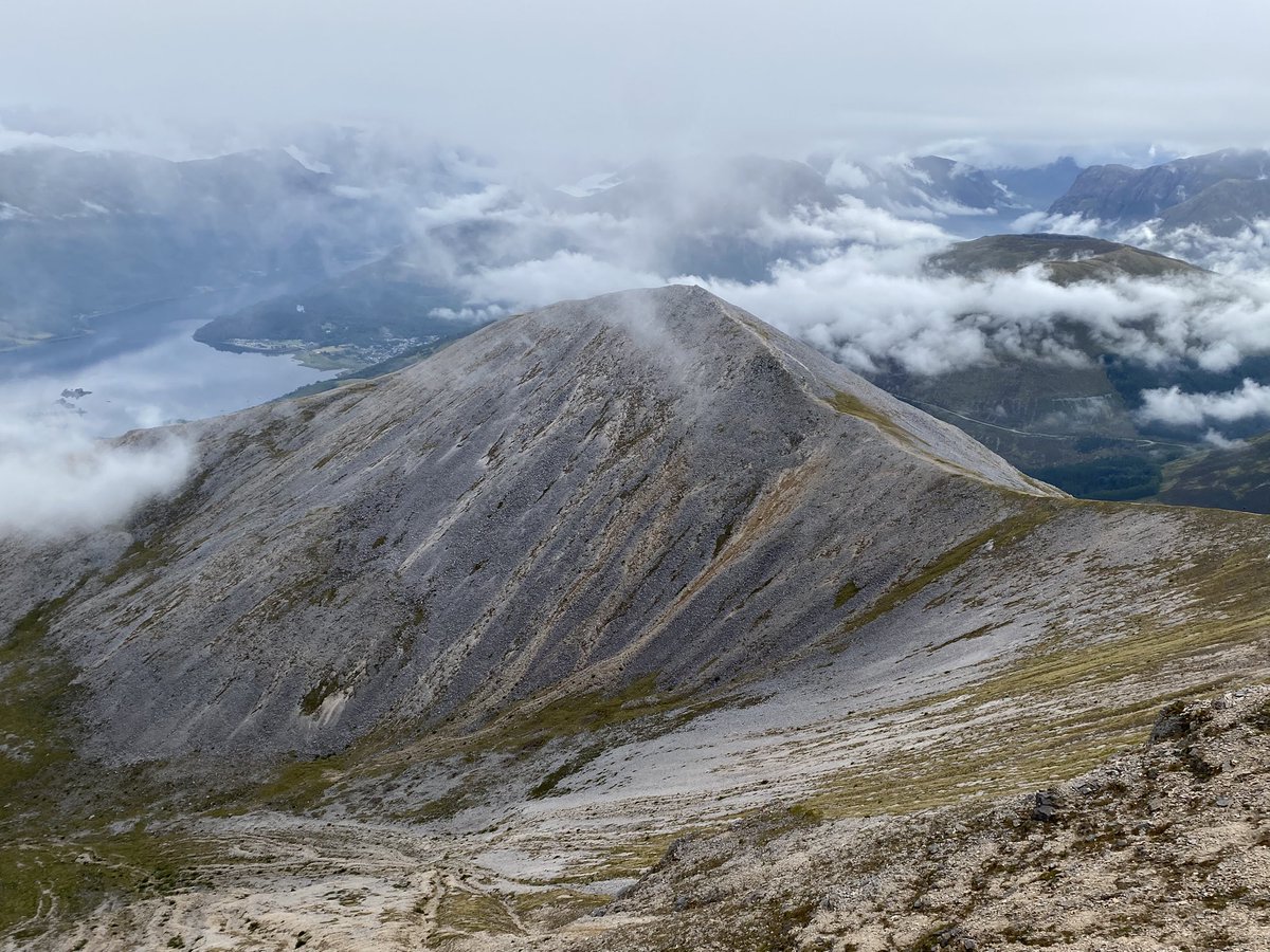 StrachanHazel's tweet photo. Walking between layers of cloud on an ascent of Sgorr Dhearg and Dhonuill on Saturday morning. This was ethereal watching clouds roll over ridges and swamp glens and was so unexpected. Two clear summits to view the world from!
#Munros #Glencoe #Ballachulish #Scotland https://t.co/iEsPA9y9Jk
