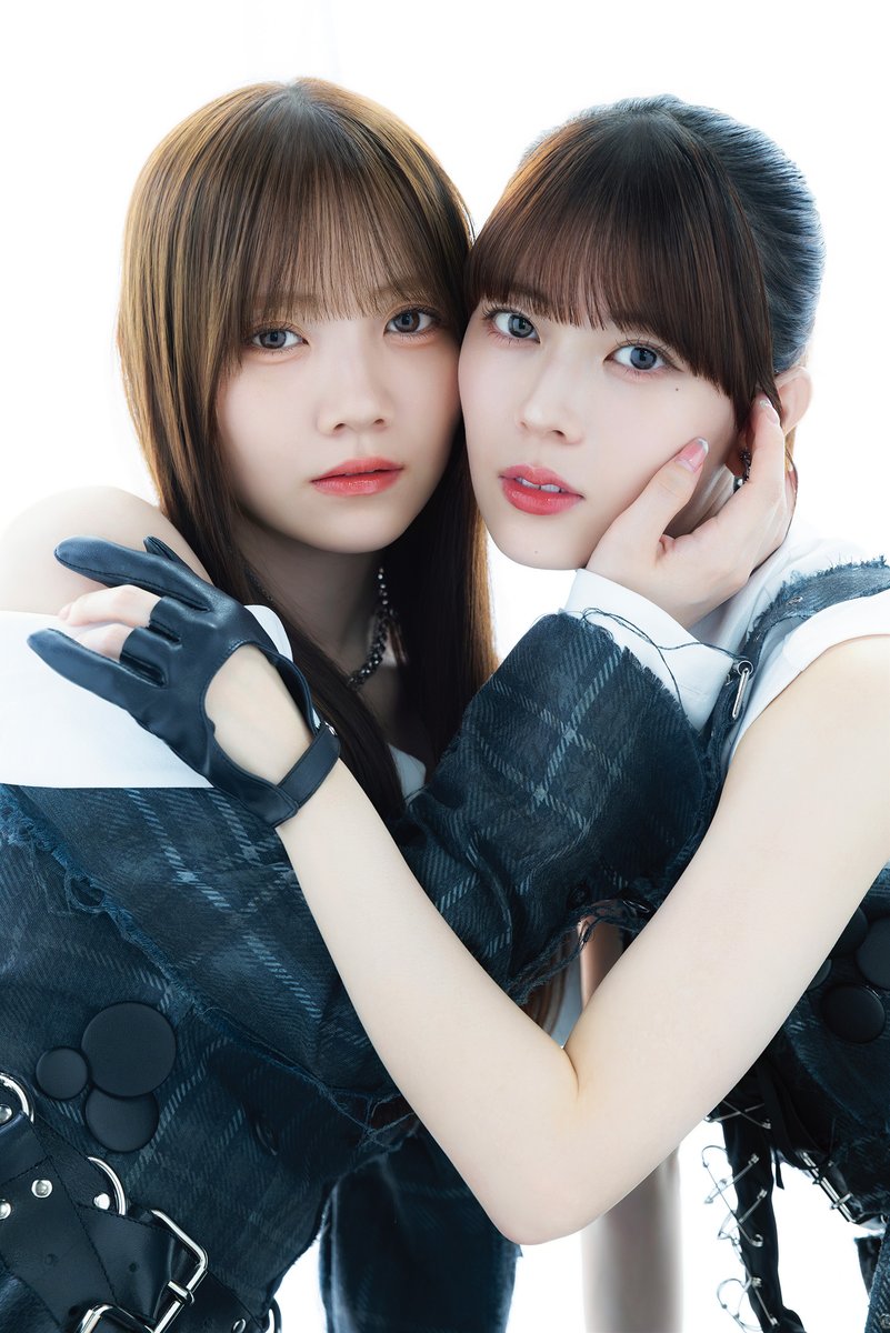 BUBKA_henshuubu's tweet photo. 乃木坂46 岩本蓮加×田村真佑“真夏の全国ツアー”インタビュー｜「愛想笑いをしてて（笑）。もう一歩踏み込みたいなと思ってます」“コミュ力お化け”田村の気になるメンバーとは

▼2人の対談インタビューはこちらから！
https://t.co/3GsIMHEgZv

#乃木坂46　#真夏の全国ツアー2026　#岩本蓮加　#田村真佑