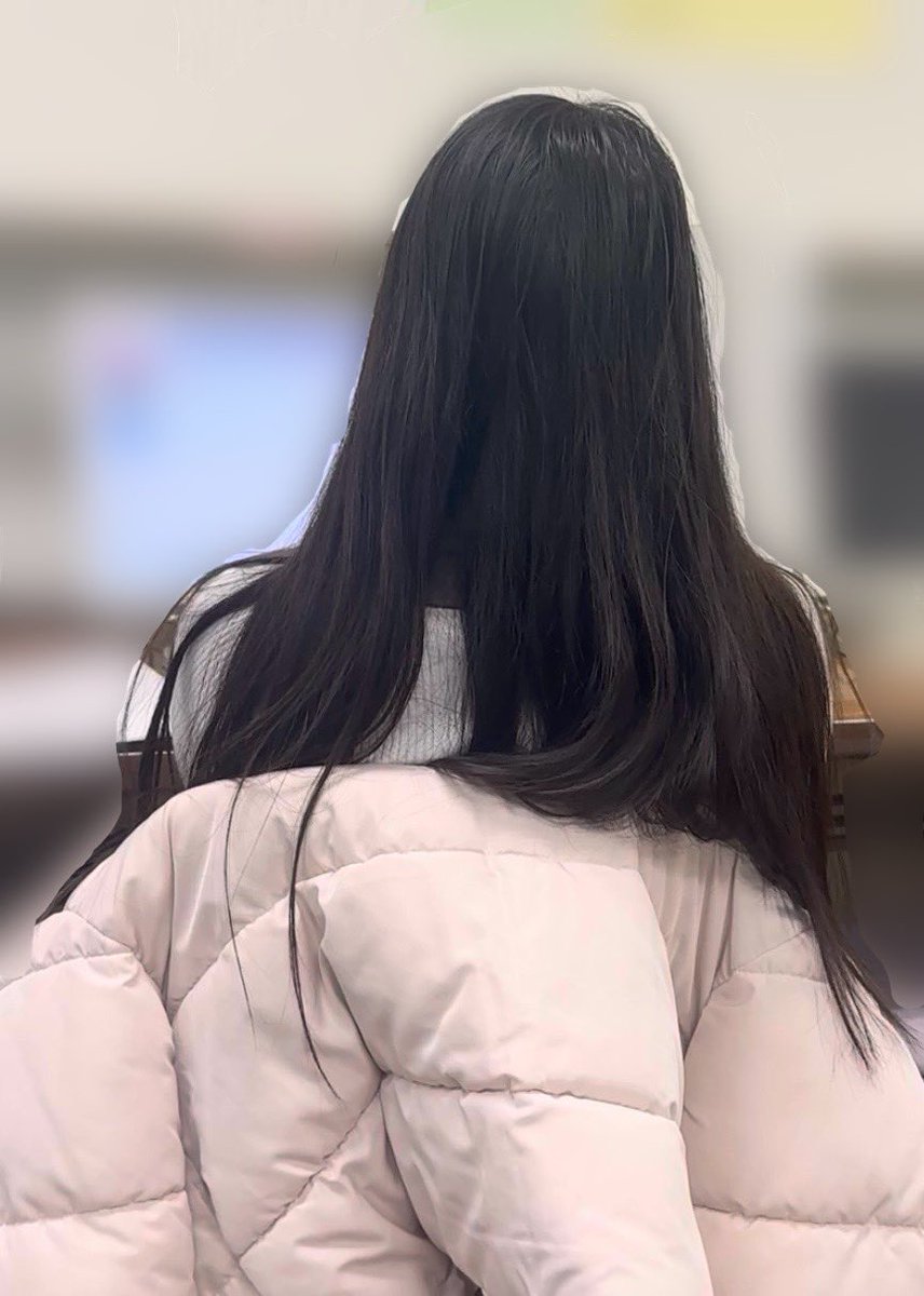 Mitusuto0's tweet photo. 毛量、ツヤ感、匂い、全てがたまらん 
 #髪フェチ #分け目フェチ https://t.co/SCmF7y5jyb