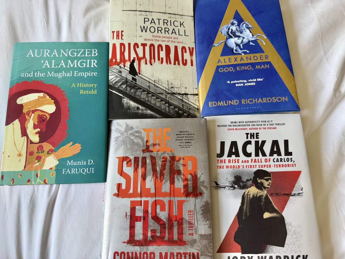 simonmontefiore's tweet photo. Summer reading.  Recommend all these… https://t.co/y1aBu4lHU3