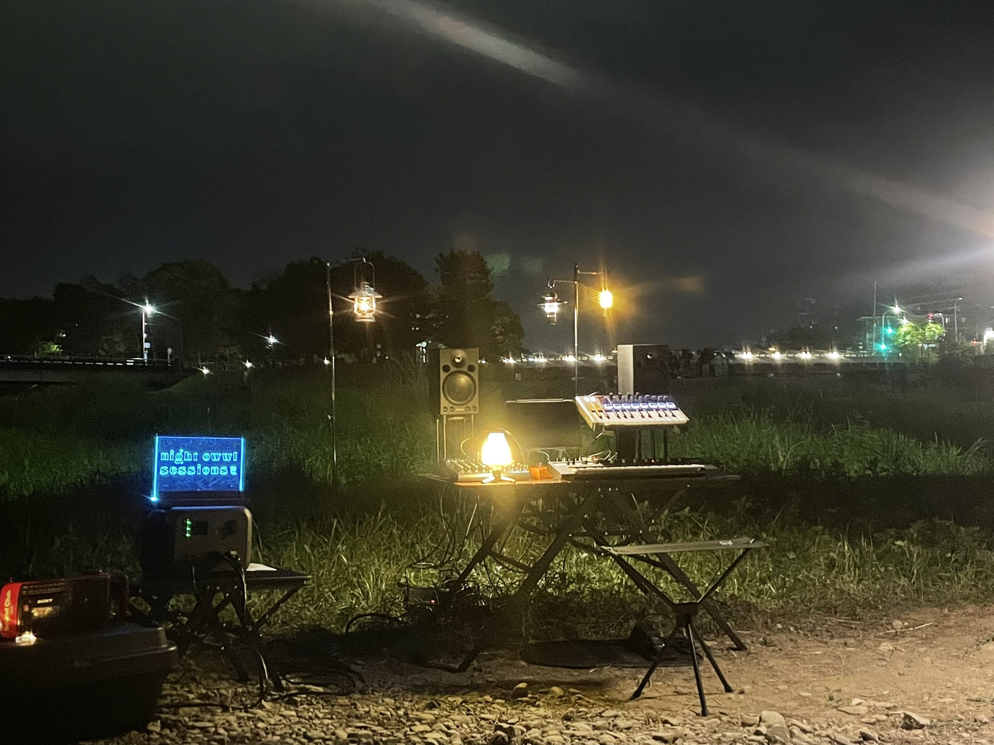 夜 HRCeOWdasAATBLD.jpg:large