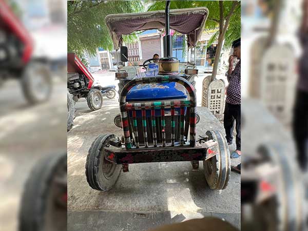 TractorKharido's tweet photo. Old Tractor at Best Prices ( Framtrac 45 )
Tractor: Framtrac 45
Model: 2011
🌐 https://t.co/7jWw7SgOoR
#TractorKharido #buyoldtractor #usedtractor #oldtractor #rajasthan #jaipur #secondhandtracor #TractorForSale #OldTractorForSale #SecondHandTractor #Framtrac #Framtrac45 https://t.co/vSqZqM9fb3
