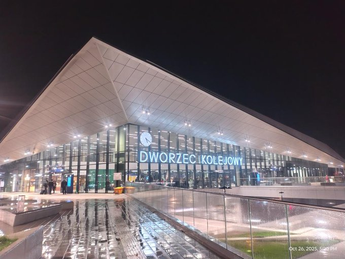 d_foubert's tweet photo. Train Station in Olsztyn, Poland 🇵🇱.
I tried to find a drug dealer but there was none. 
Shitty country, you can't do basic shopping. https://t.co/ismCeZQsTJ