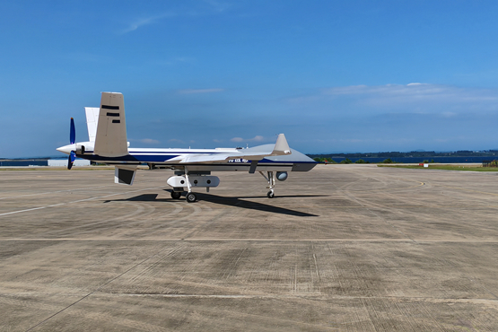 PDChinese's tweet photo. 【累計飛行超130小時 兩部門調派翼龍無人機持續開展應急指揮通信保障任務】西藏日喀則市吉隆縣泥石流災害發生後，災區道路損毀、電力癱瘓、通信中斷，應急管理部會同工業和信息化部立即調派3架翼龍無人機趕赴災區，持續開展應急指揮通信保障、災情偵察等任務。截至8月31日12時，翼龍無人機累計飛行超130小時，保障通話3900余次。