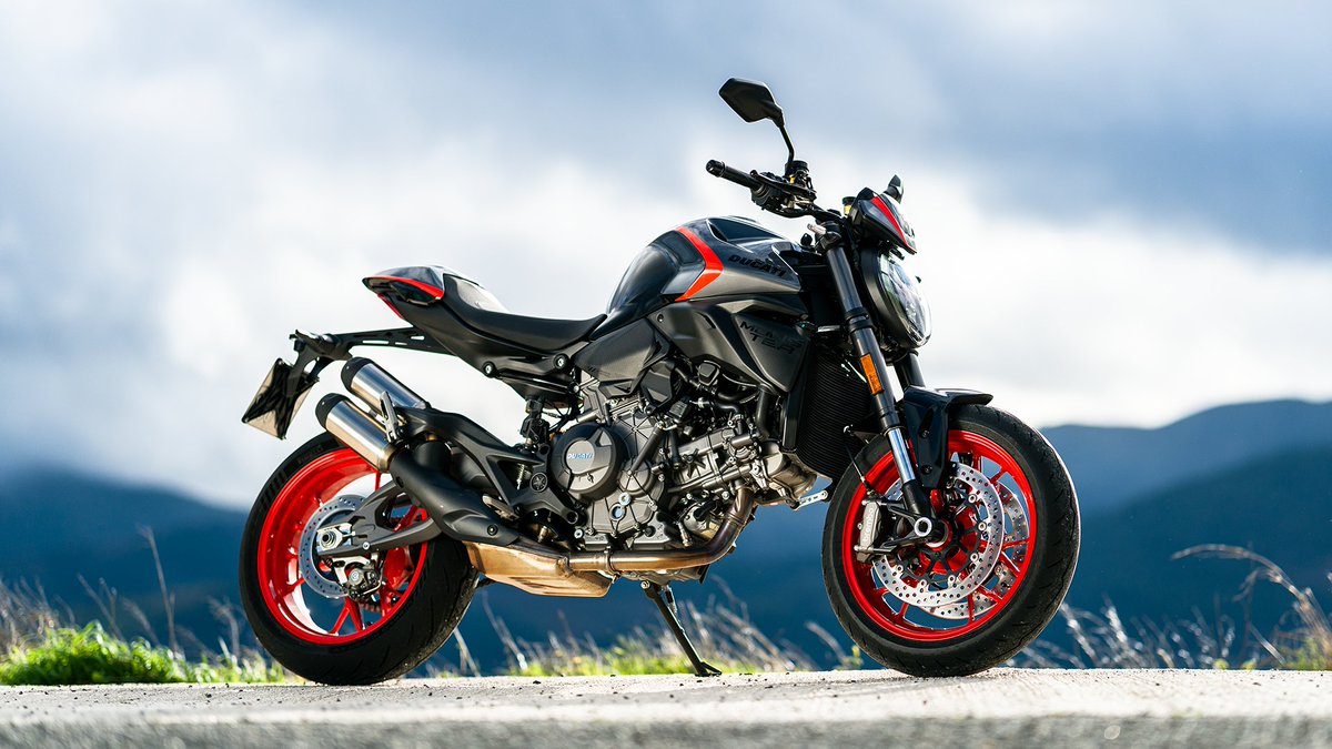 DucatiMotor's tweet photo. The new Sport livery adds another layer of racing DNA to the Monster’s unmistakable character. Legendary design meets a fresh more "competitive" edge.
https://t.co/aZeY3MhzZ1
#Ducati #Monster https://t.co/9ddlYeNPHB