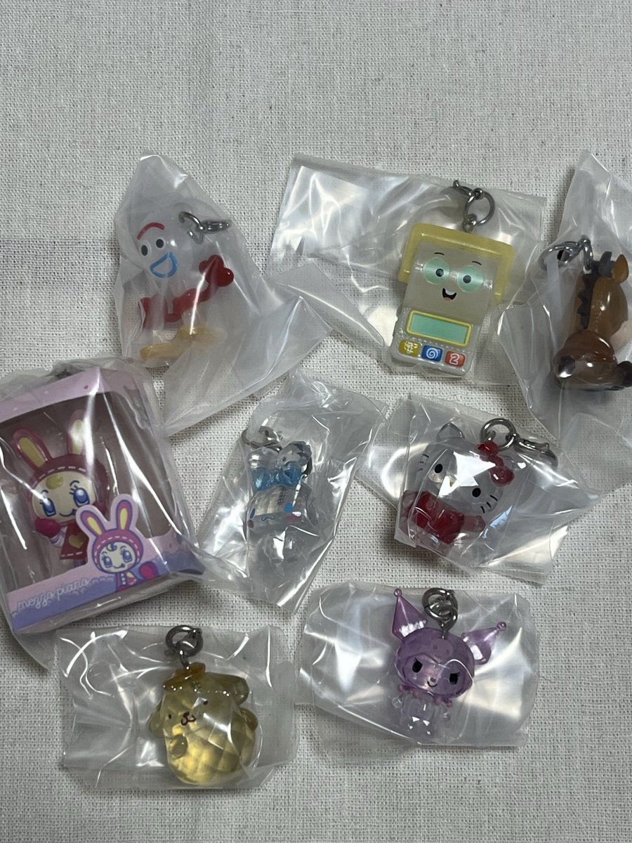 n86yaaa's tweet photo. こちら1枚目お譲り可能です。
全て定価+送料+手数料(ヤフフリ経由)になります。
2枚目から抱き合わせをお願いします🙇‍♀️
1つでも多く引き取ってくれる方を優先させてください🙇‍♀️
ご縁がなかった方は♡で失礼します。
#ガチャガチャ https://t.co/VuWAoU3HD8